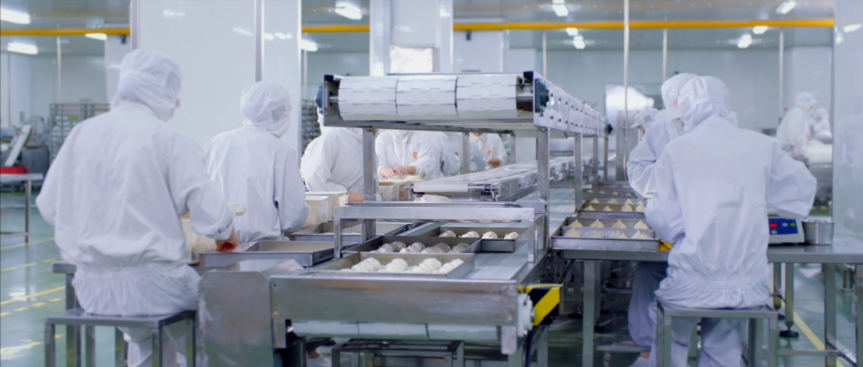 為保證標準化,規?；a,巴比食品花重金在上海建成透明中式面點生產